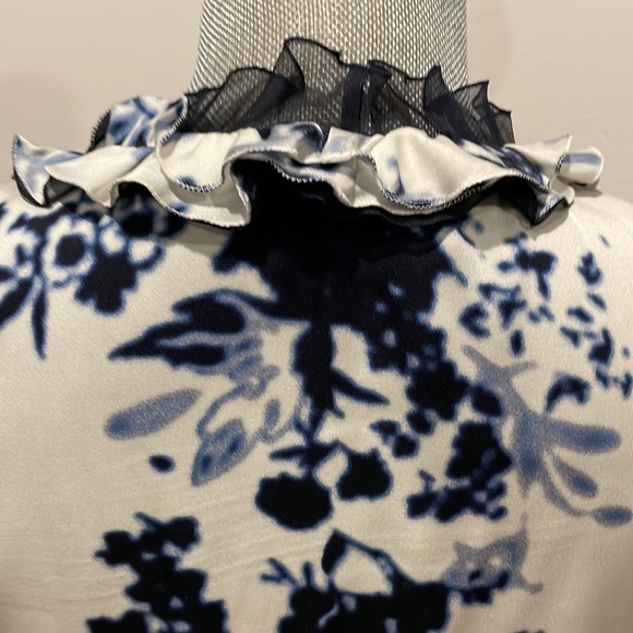 Top - Picture 5 of 11